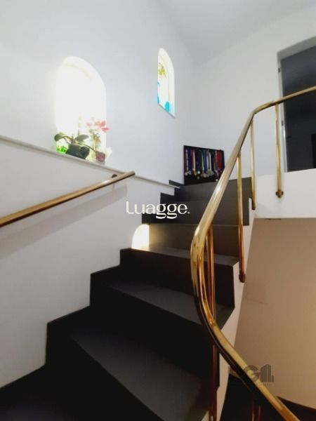 Casa à venda com 4 quartos, 244m² - Foto 4