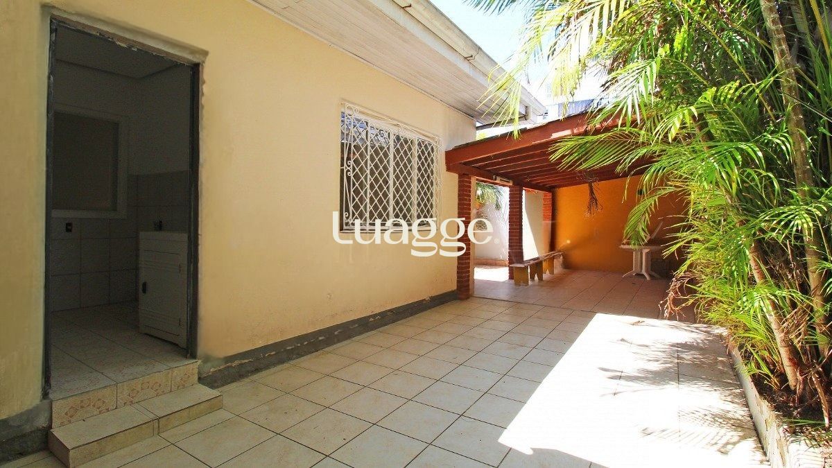 Casa à venda com 4 quartos, 220m² - Foto 11
