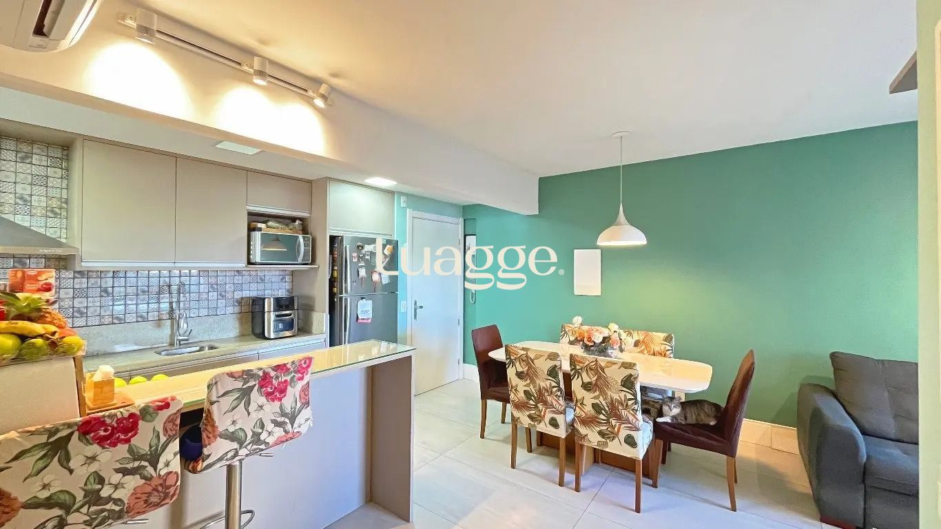 Apartamento à venda com 3 quartos, 76m² - Foto 2