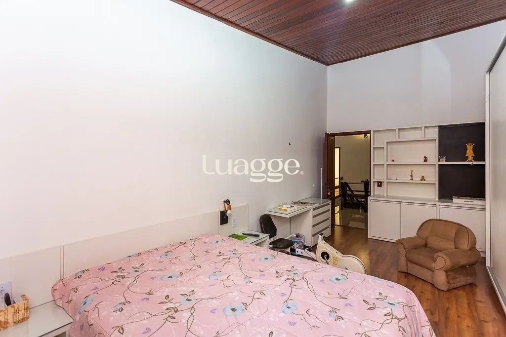Casa à venda com 6 quartos, 362m² - Foto 21