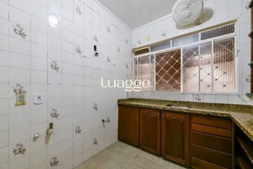 Casa à venda com 3 quartos, 229m² - Foto 7