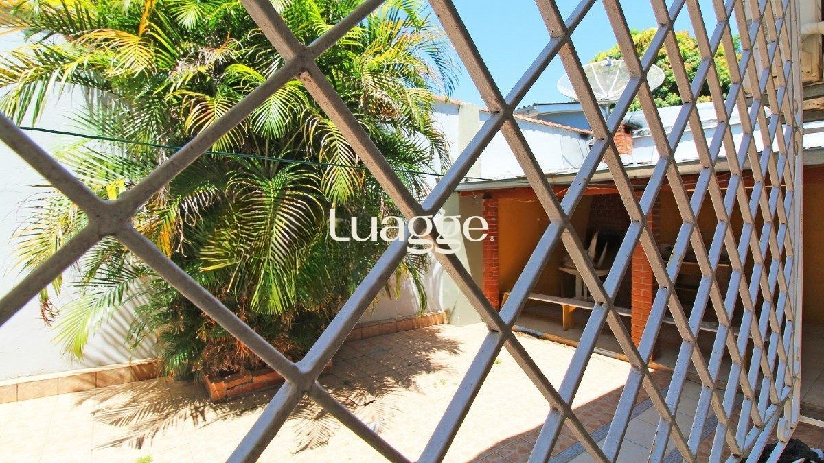 Casa à venda com 4 quartos, 220m² - Foto 29