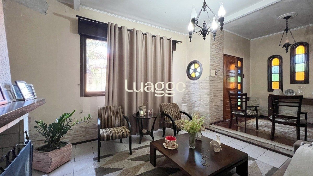 Casa à venda com 4 quartos, 242m² - Foto 2