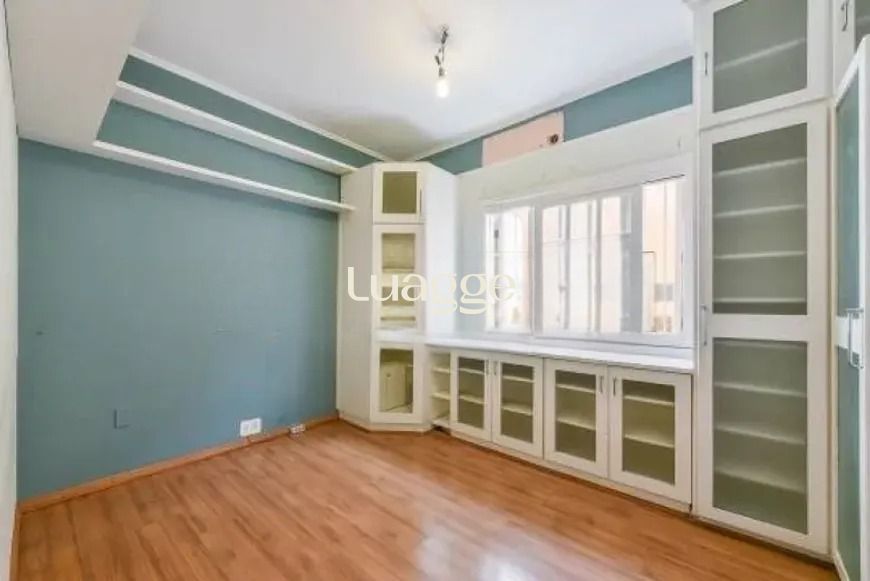 Casa à venda com 3 quartos, 229m² - Foto 10