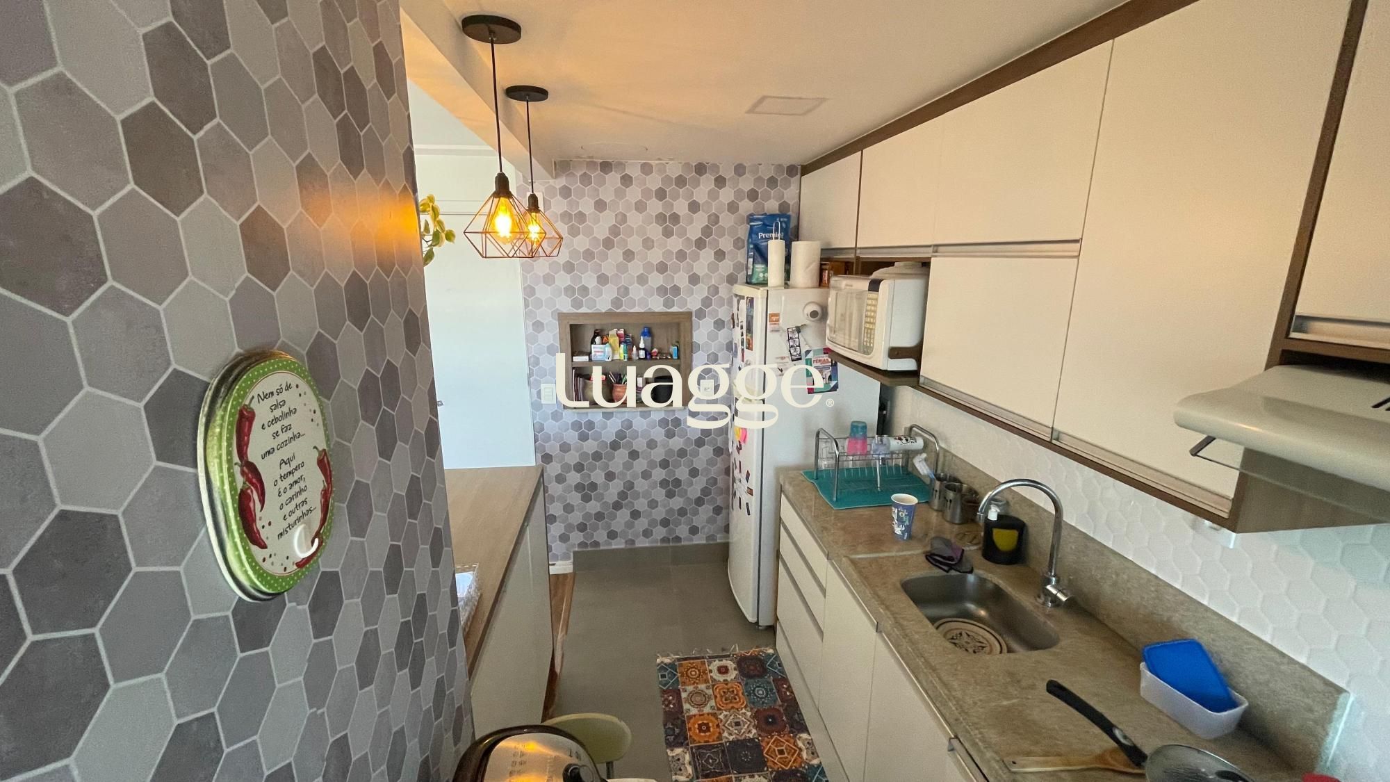 Apartamento à venda com 3 quartos, 75m² - Foto 4