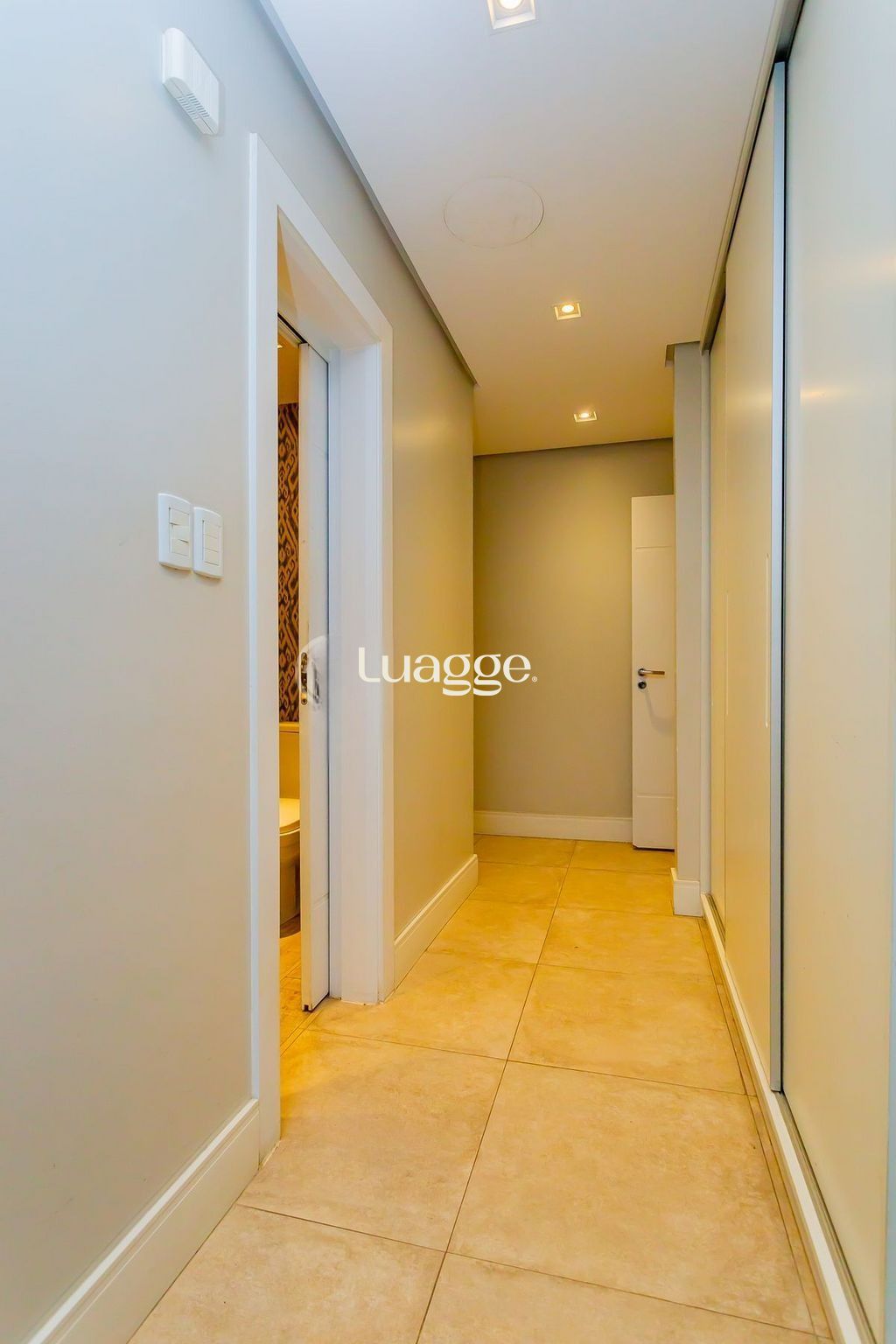 Apartamento à venda com 3 quartos, 211m² - Foto 11
