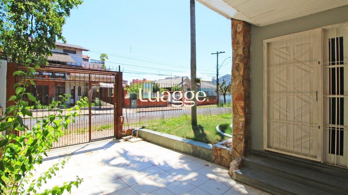 Casa à venda com 4 quartos, 220m² - Foto 3