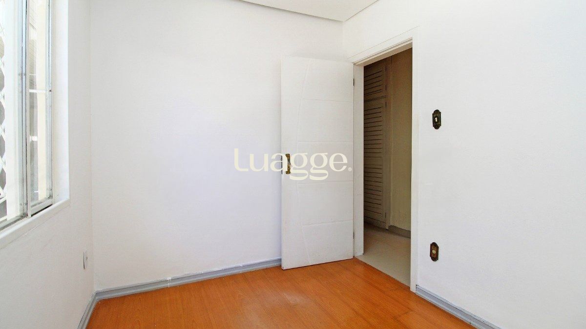 Casa à venda com 4 quartos, 220m² - Foto 27