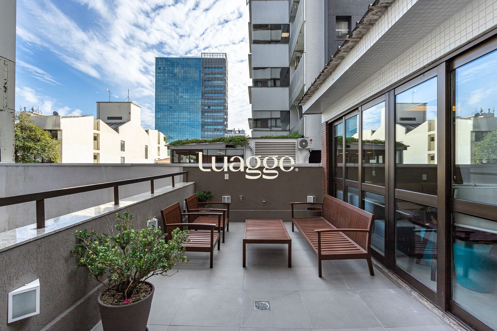 Depósito-Galpão-Armazém à venda com 3 quartos, 180m² - Foto 1