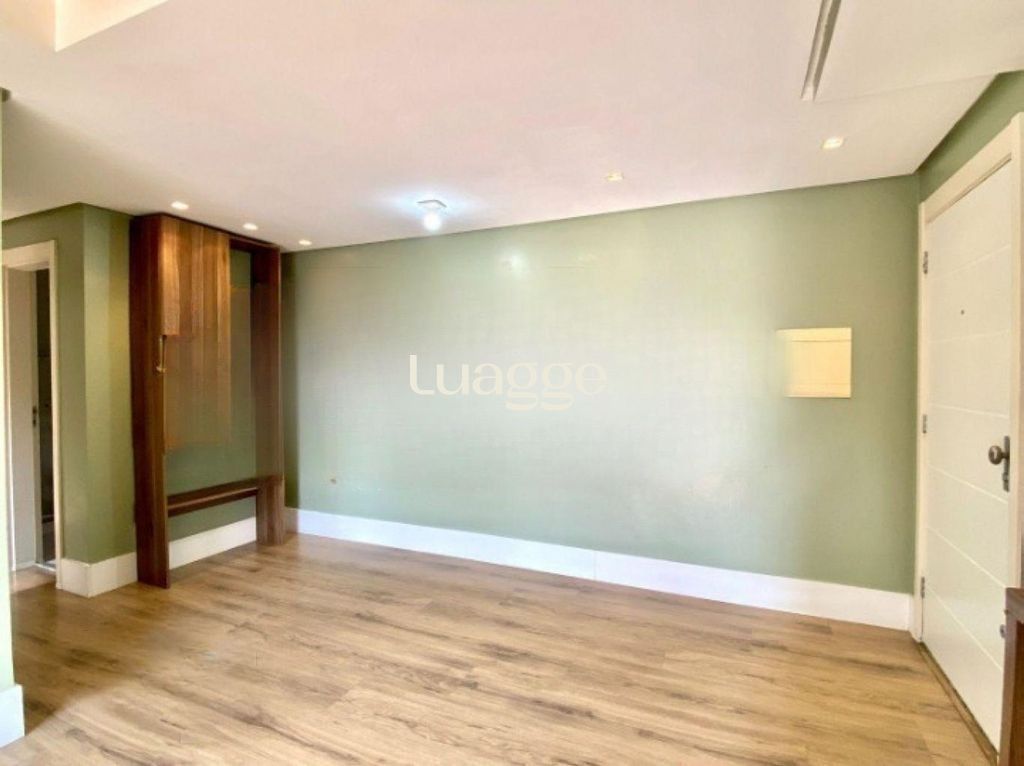 Apartamento à venda com 3 quartos, 85m² - Foto 2