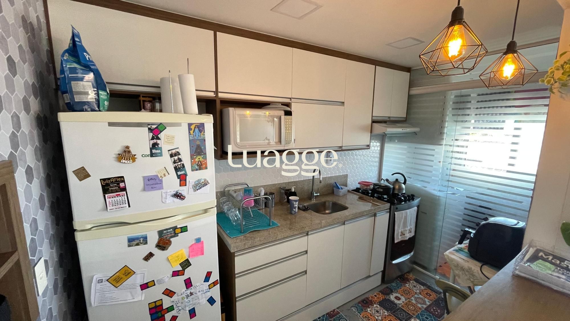 Apartamento à venda com 3 quartos, 75m² - Foto 3