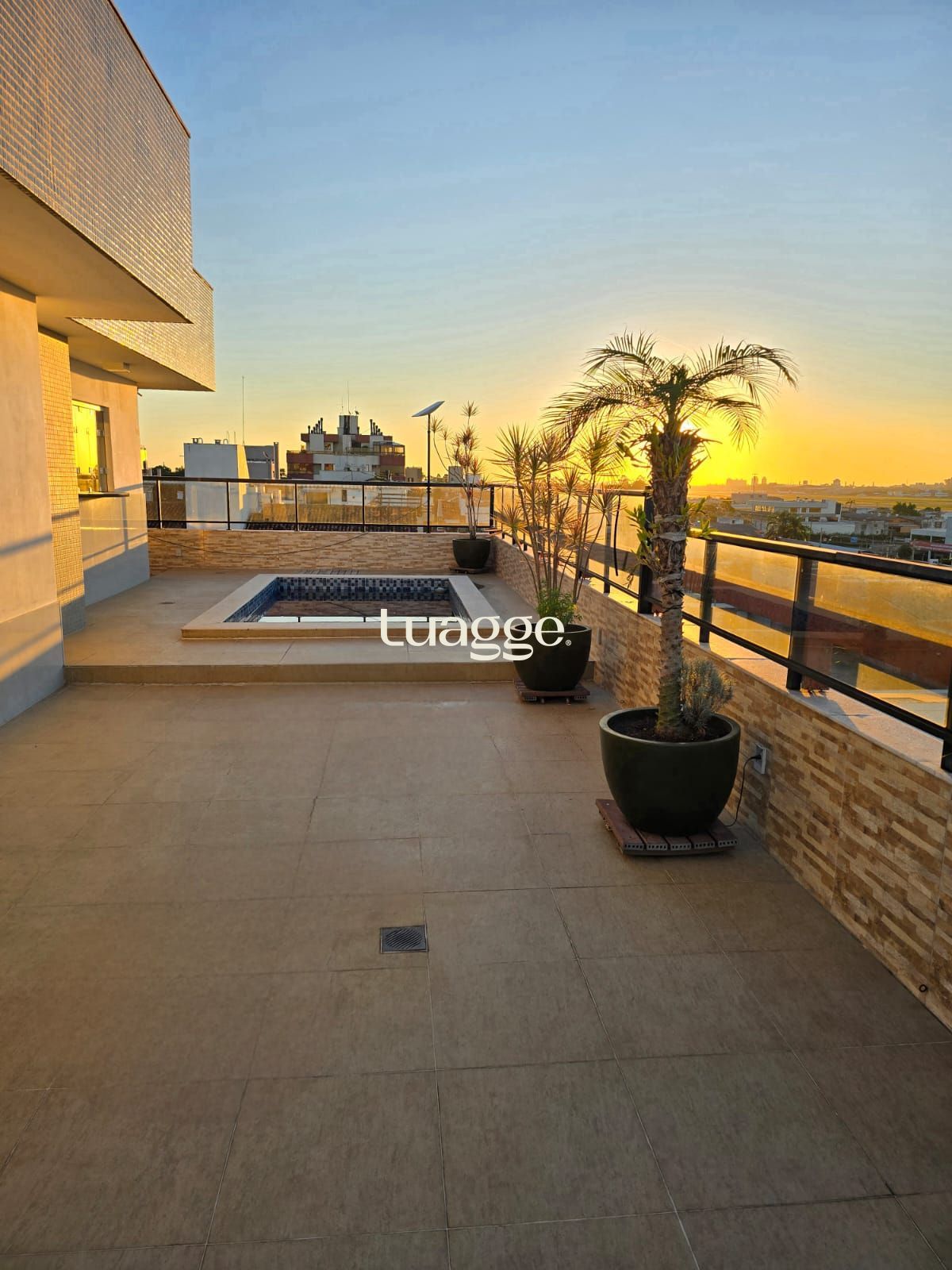 Cobertura, 3 quartos, 296 m² - Foto 2