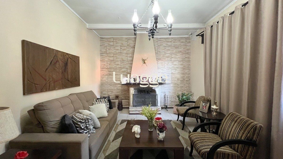 Casa à venda com 4 quartos, 242m² - Foto 3