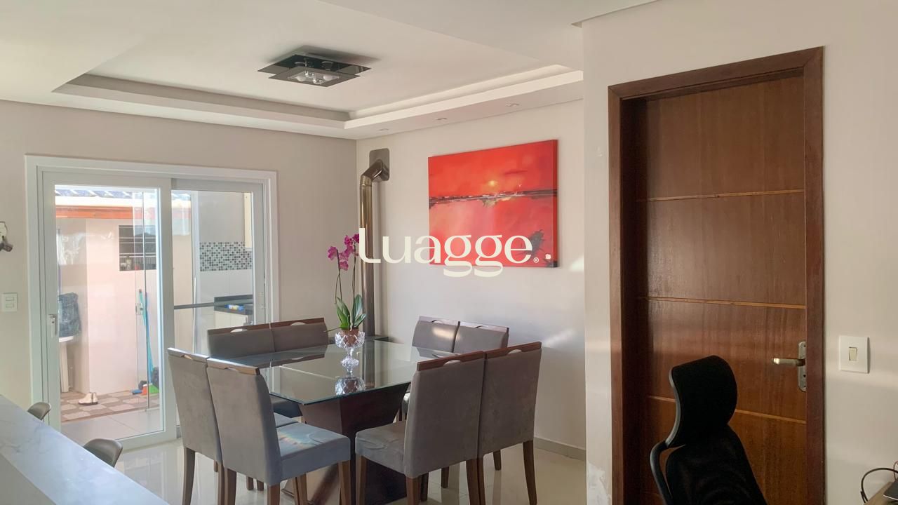 Casa à venda com 3 quartos, 130m² - Foto 3