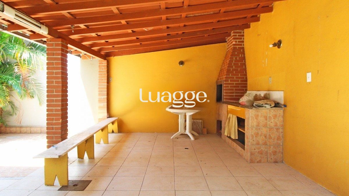 Casa à venda com 4 quartos, 220m² - Foto 15