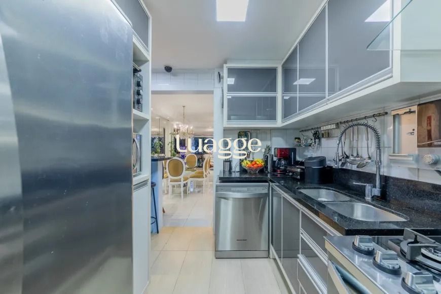 Apartamento à venda com 3 quartos, 123m² - Foto 12