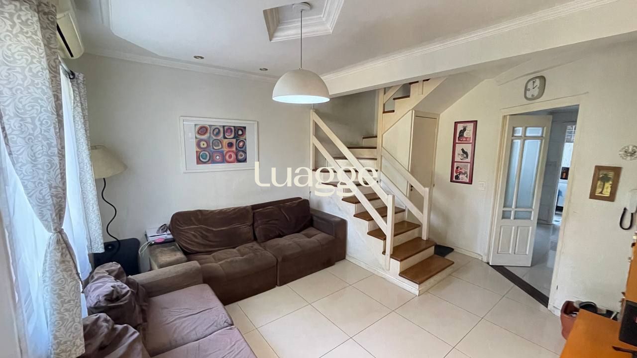 Casa de Condomínio à venda com 2 quartos, 77m² - Foto 1