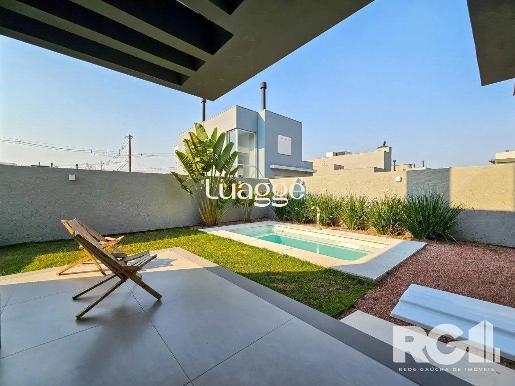 Casa de Condomínio à venda com 3 quartos, 249m² - Foto 1