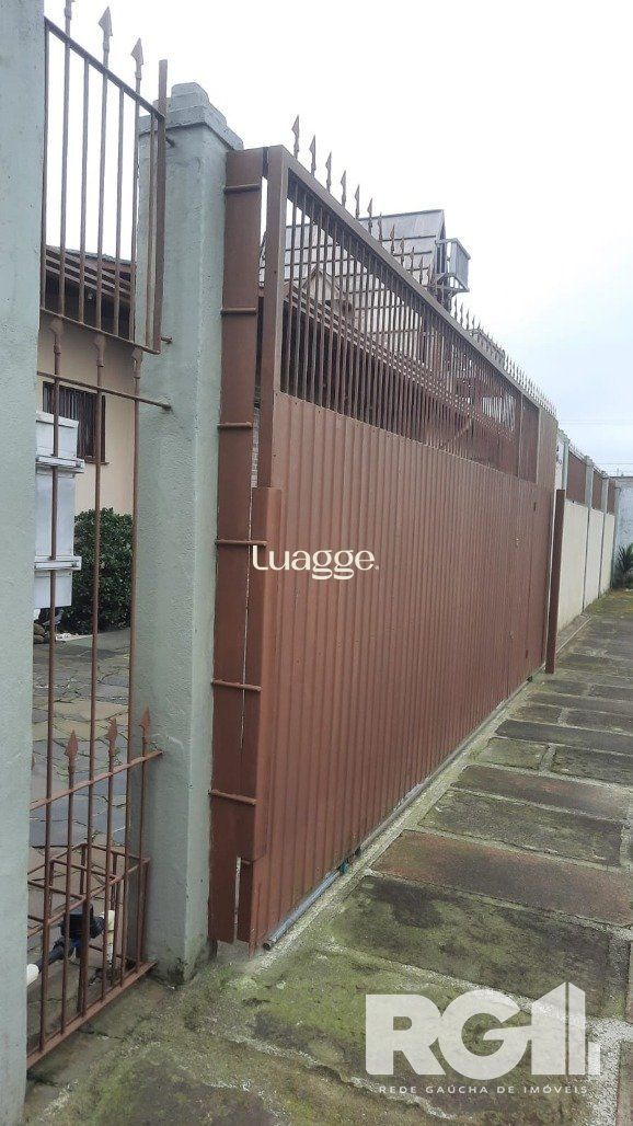Casa à venda com 3 quartos, 124m² - Foto 1