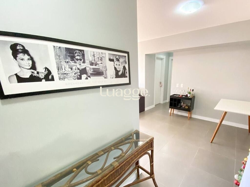 Apartamento à venda com 2 quartos, 68m² - Foto 2