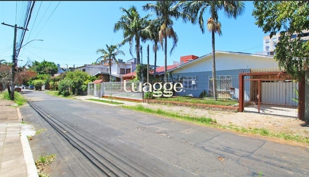 Casa à venda com 4 quartos, 220m² - Foto 2
