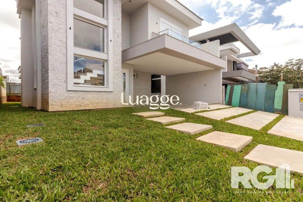 Casa de Condomínio à venda com 3 quartos, 223m² - Foto 2