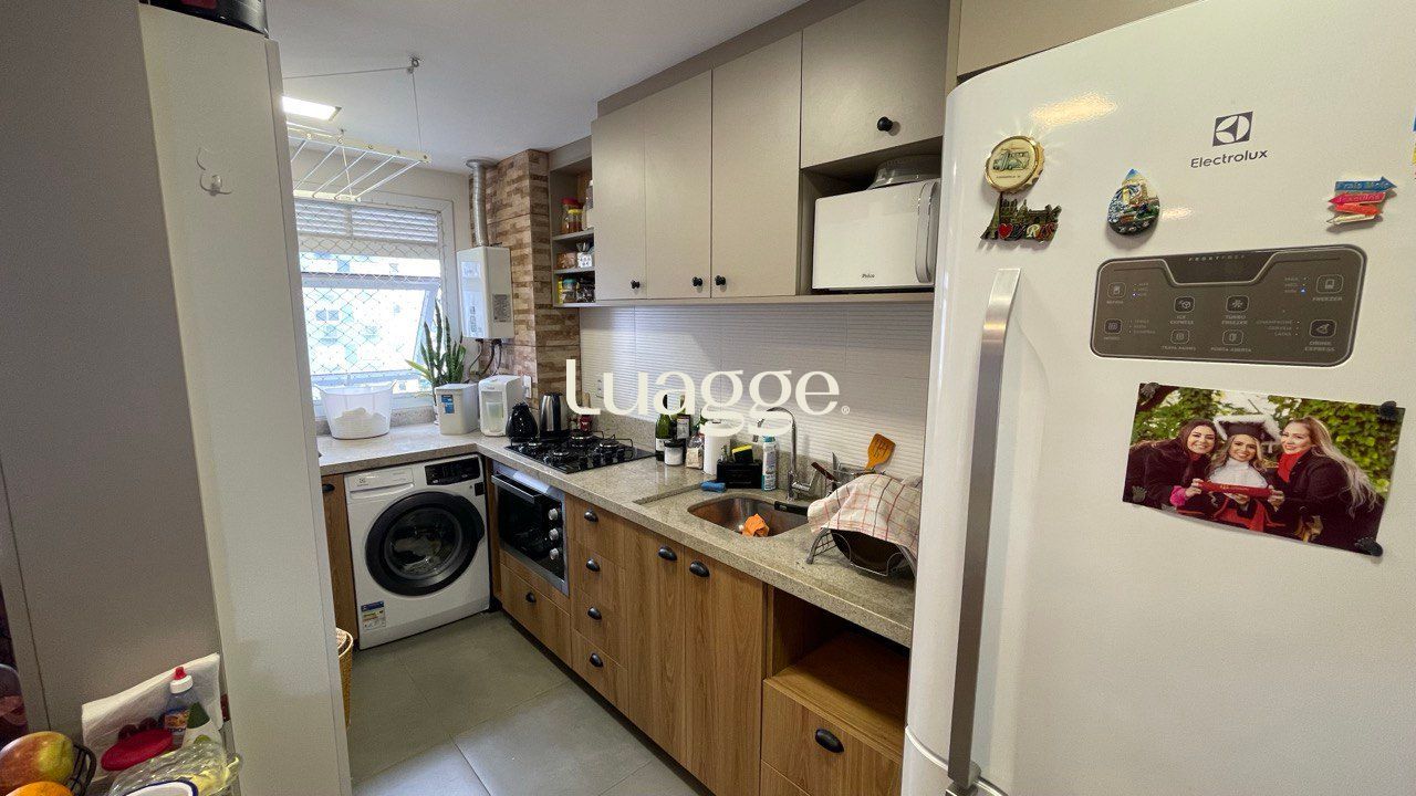 Apartamento à venda com 2 quartos, 56m² - Foto 3