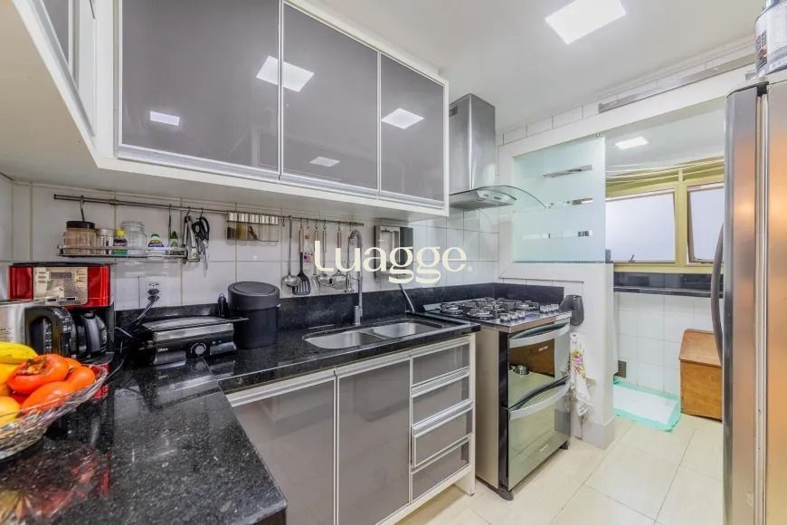 Apartamento à venda com 3 quartos, 123m² - Foto 11