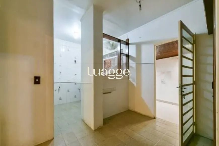 Casa à venda com 3 quartos, 229m² - Foto 6