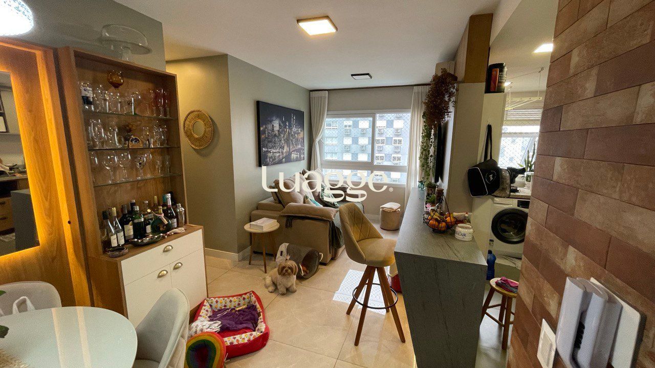 Apartamento à venda com 2 quartos, 56m² - Foto 2