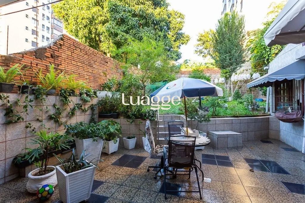 Casa à venda com 6 quartos, 362m² - Foto 15