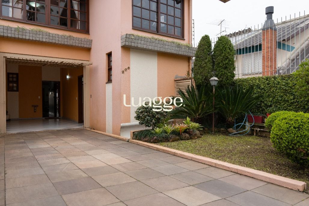 Casa, 3 quartos, 221 m² - Foto 1