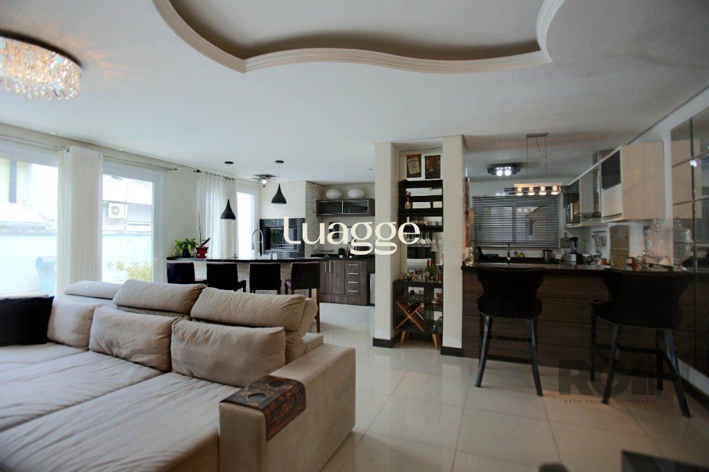 Casa à venda com 3 quartos, 299m² - Foto 1
