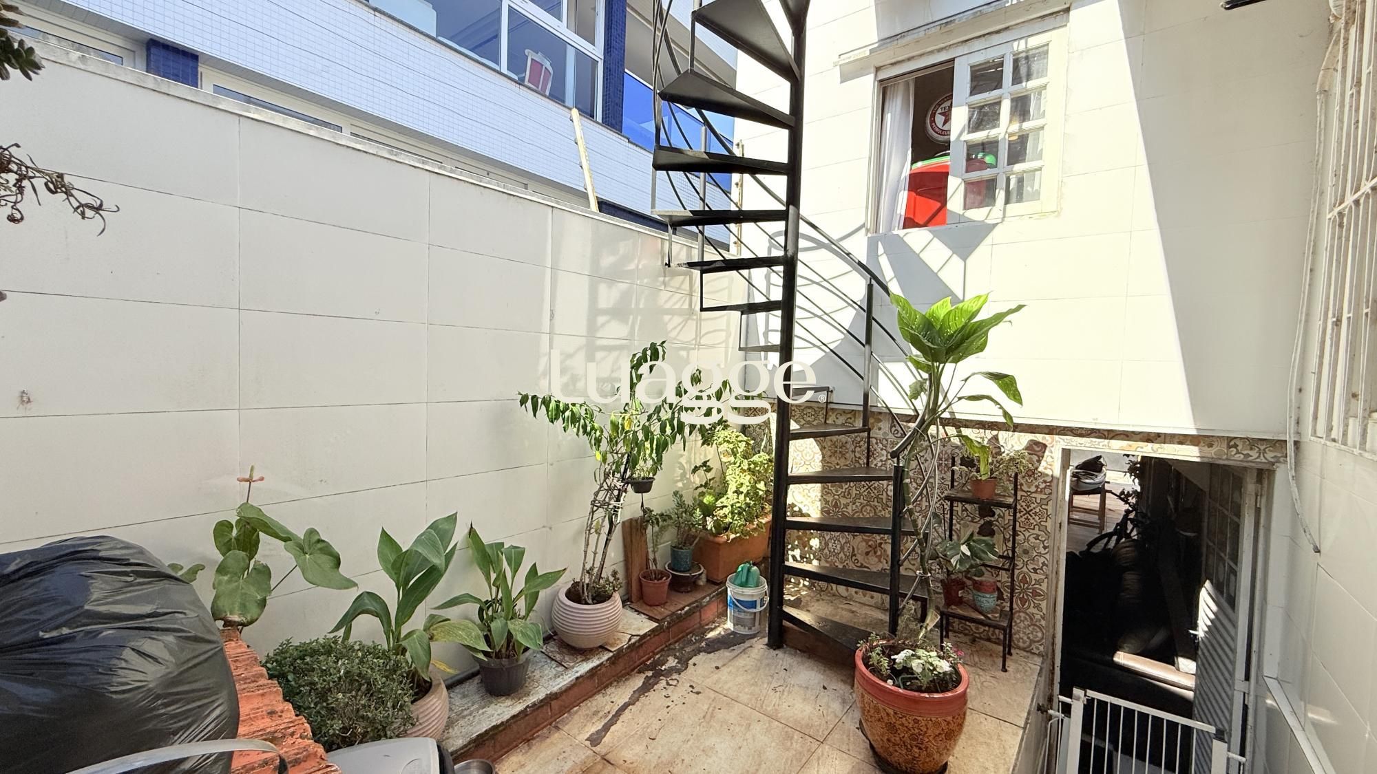 Casa à venda com 3 quartos, 279m² - Foto 25
