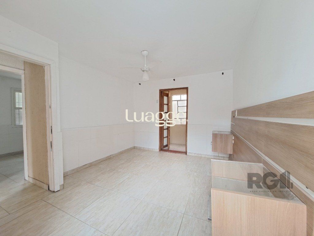 Casa à venda com 2 quartos, 58m² - Foto 11