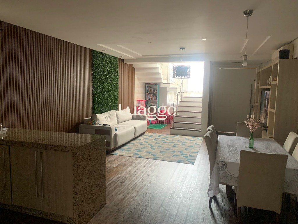 Sobrado à venda com 4 quartos, 242m² - Foto 2