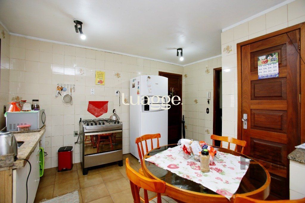 Casa à venda com 3 quartos, 232m² - Foto 25