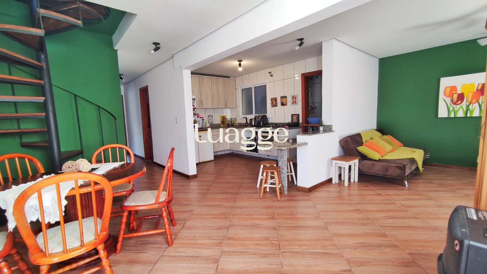 Casa, 3 quartos, 223 m² - Foto 2