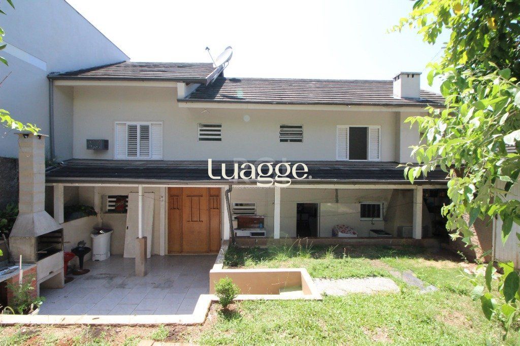 Casa à venda com 3 quartos, 174m² - Foto 1
