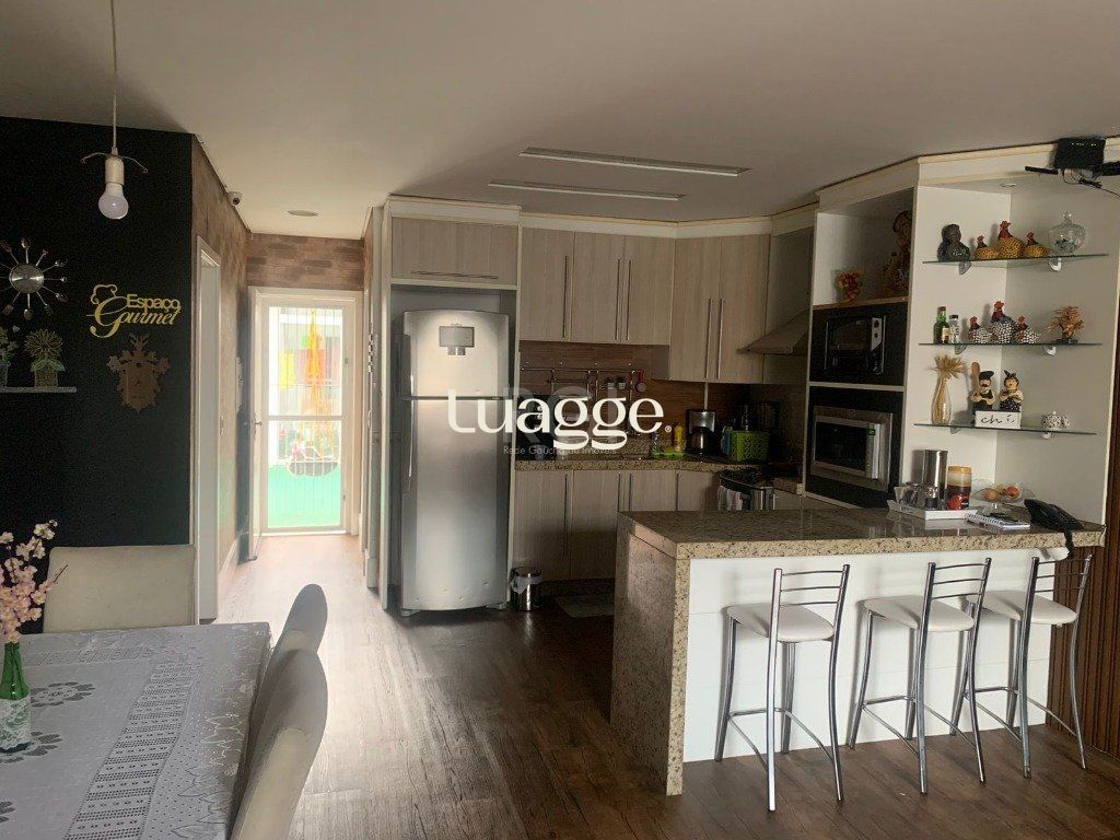 Sobrado à venda com 4 quartos, 242m² - Foto 3