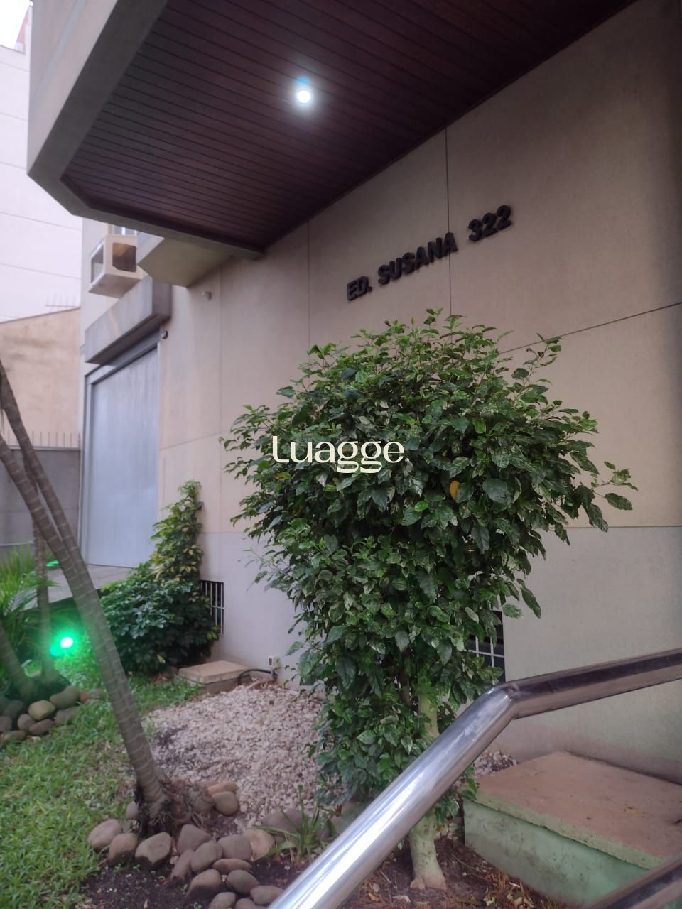 Apartamento à venda com 3 quartos, 200m² - Foto 3