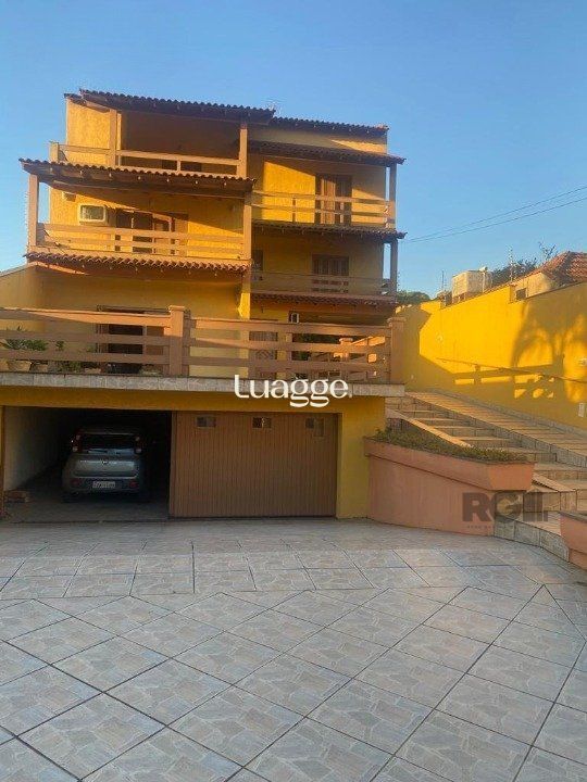 Sobrado à venda com 5 quartos, 526m² - Foto 1