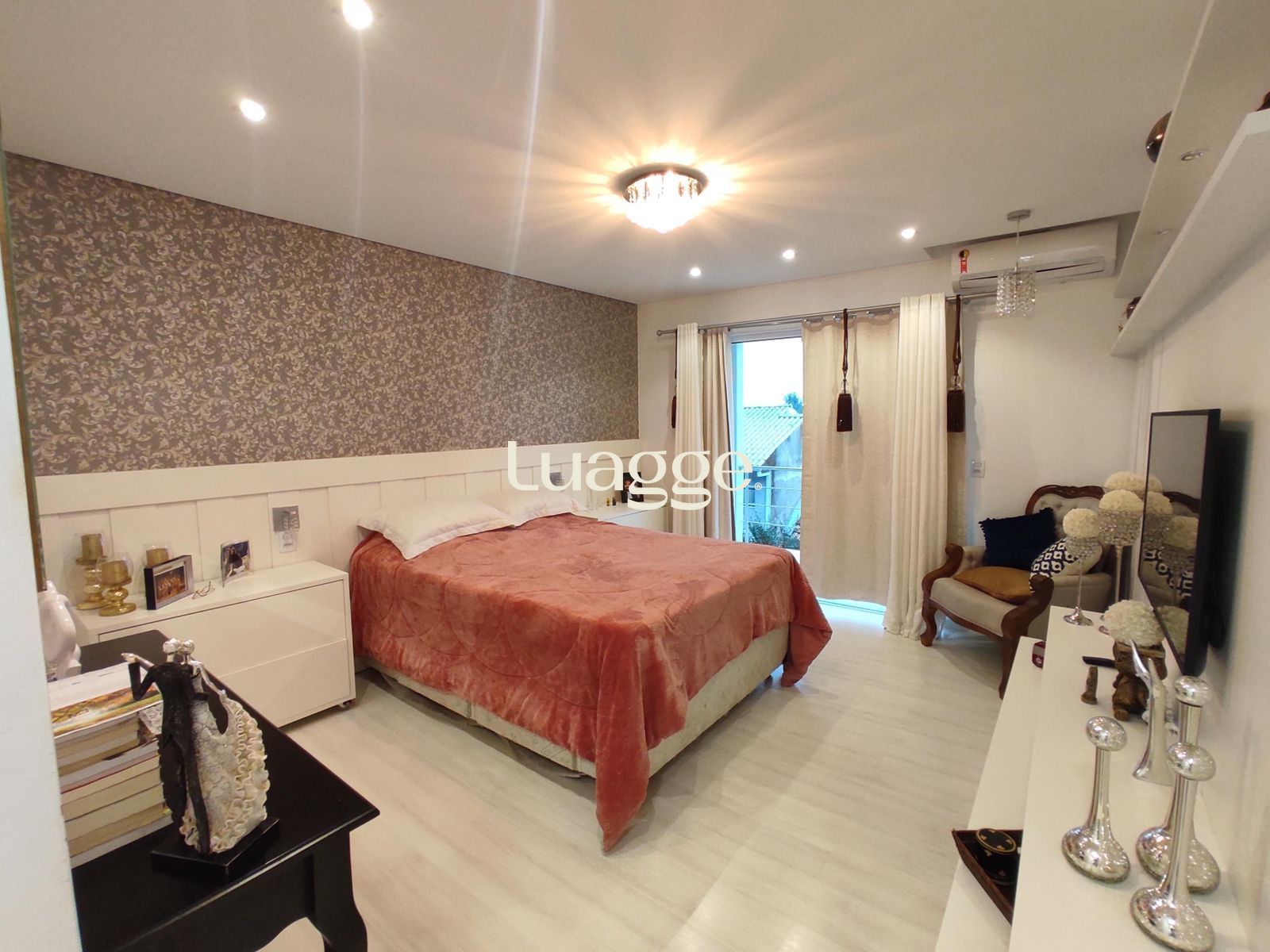 Casa à venda com 3 quartos, 226m² - Foto 19