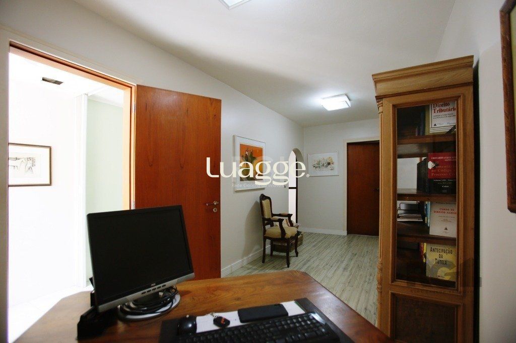 Casa à venda com 3 quartos, 241m² - Foto 27
