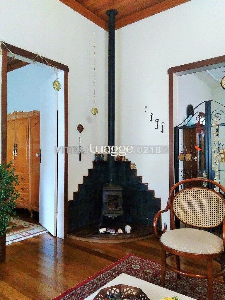 Casa à venda com 6 quartos, 212m² - Foto 14
