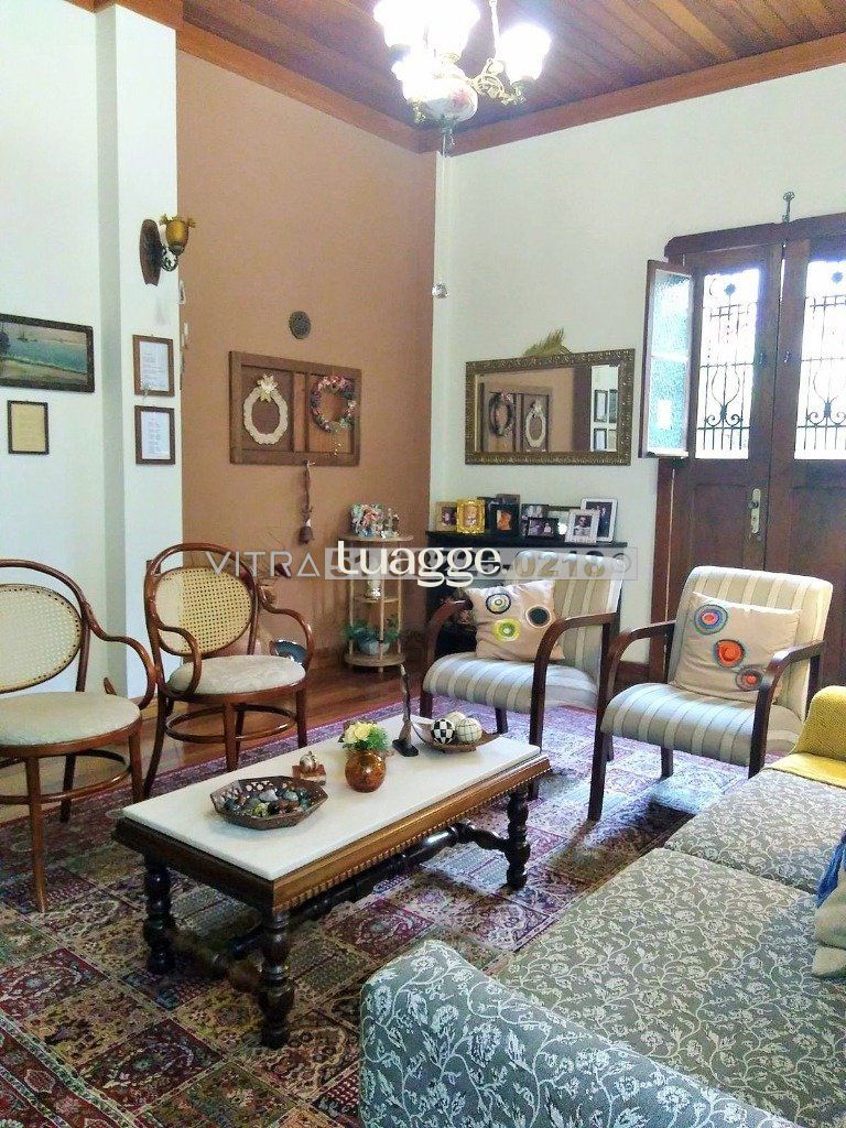 Casa à venda com 6 quartos, 212m² - Foto 13