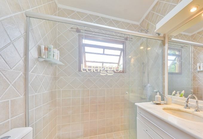Casa à venda com 3 quartos, 211m² - Foto 14