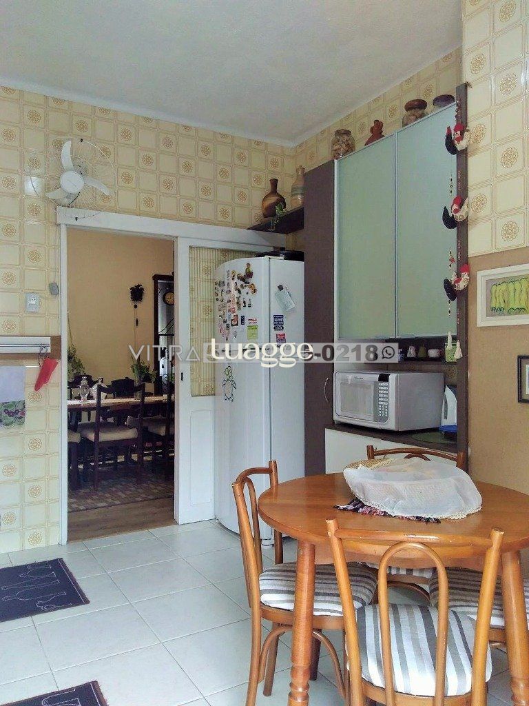 Casa à venda com 6 quartos, 212m² - Foto 26