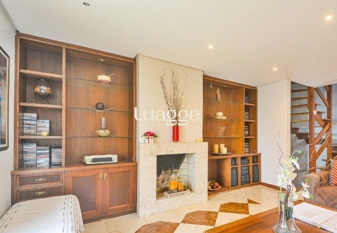 Casa à venda com 3 quartos, 211m² - Foto 9