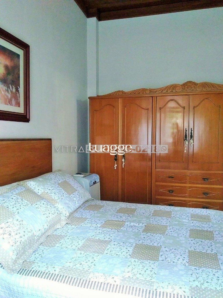 Casa à venda com 6 quartos, 212m² - Foto 18